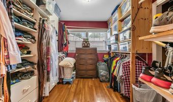 50 Towne St, Amityville, NY 11701