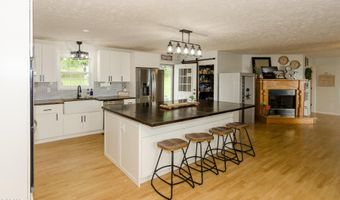 4580 Lakeshore Dr, Bean Station, TN 37708