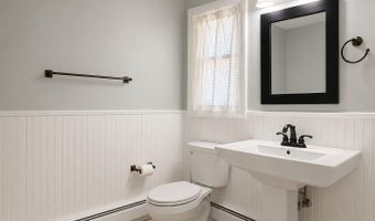 2512 N KENILWORTH St, Arlington, VA 22207