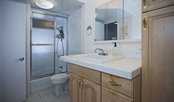 1447 Kewalo St 408, Honolulu, HI 96822