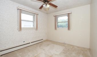 831 S Mitchell Ave, Arlington Heights, IL 60005