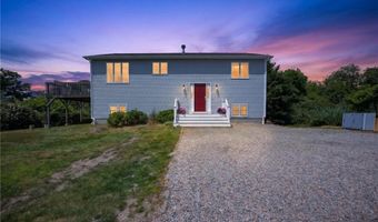 8 SOUTHWEST Rd, Narragansett, RI 02882