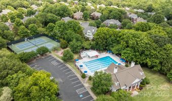 6323 Woodleigh Oaks Dr, Charlotte, NC 28226