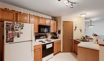 6452 158th St W, Apple Valley, MN 55124