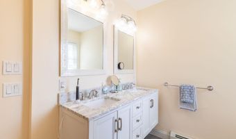 81 Floral St, Bath, ME 04530