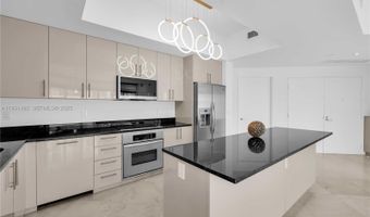 3131 NE 188th St 2-1005, Aventura, FL 33180