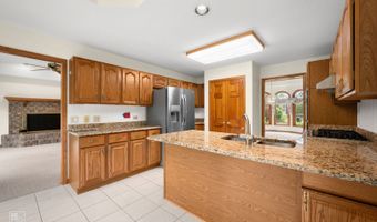 589 Edelweiss Dr, Antioch, IL 60002