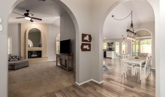 740 W SARAGOSA St, Chandler, AZ 85225