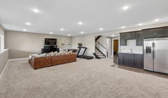 2122 Leopold Dr, Ames, IA 50010