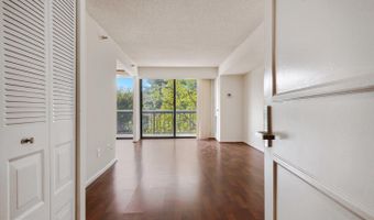 7401 WESTLAKE Ter #215, Bethesda, MD 20817