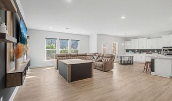 669 Fairway Dr, Acworth, GA 30101