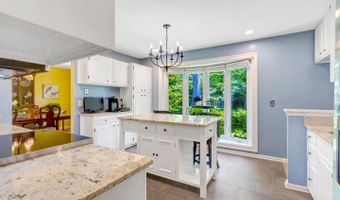 4203 KINGS MILL Ln, Annandale, VA 22003