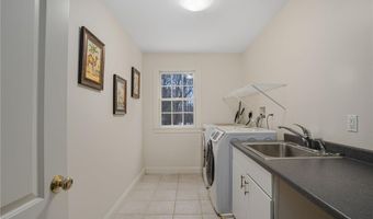20 Bailey Blvd, East Greenwich, RI 02818