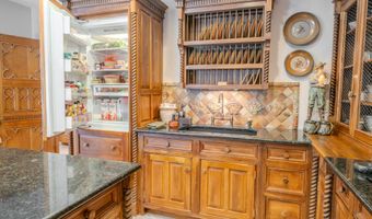 48 Old Searsport Ave, Belfast, ME 04915