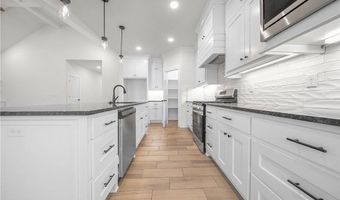2040 Myrrh Pl, Bentonville, AR 72713