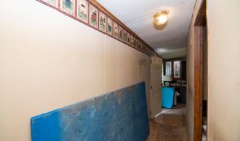 941 E Clayton Rd, Alderson, WV 24910