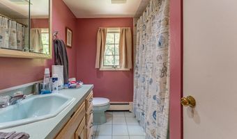 34 Oakhill Ave, Attleboro, MA 02703