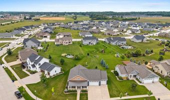 5401 N AMETHYST Dr, Appleton, WI 54913