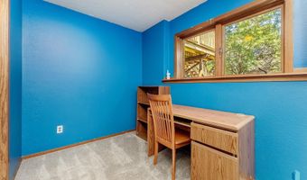 404 N Yellowstone Dr, Brandon, SD 57005