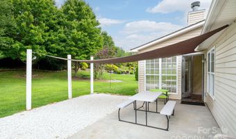316 Pole Barn Dr, Asheville, NC 28806