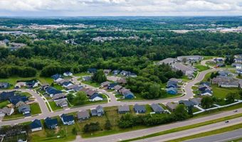 1604 St Andrews Dr, Altoona, WI 54720