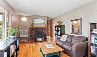 21 Alder Ln, Burlington, VT 05401
