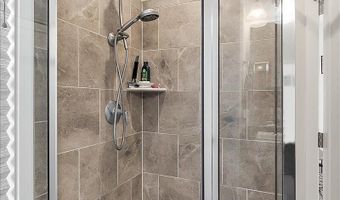 2824 Ridington Rd, Ann Arbor, MI 48105