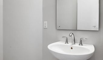 6940 ROCKLEDGE Dr, Bethesda, MD 20817