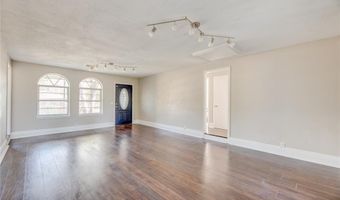 126 Windsor Ave, Chickasha, OK 73018