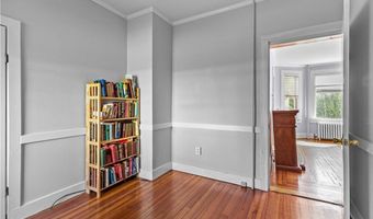 7 Caswell Ave, Newport, RI 02840