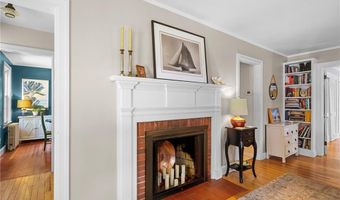 19 Harborview Ave, Bristol, RI 02809