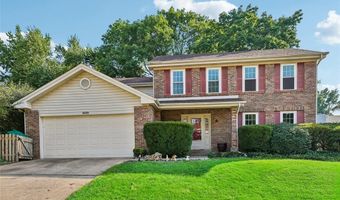 800 Eaglebrooke Dr, Ballwin, MO 63021