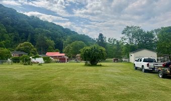 3 RD St, Beaver, WV 25813