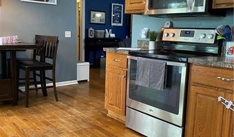 916 Edith Ave, Adrian, MO 64720