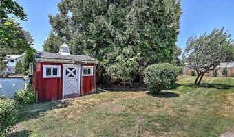 6 Woodbine St, East Providence, RI 02915