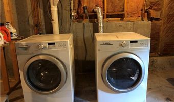 2 Marywood Ln, Cumberland, RI 02864