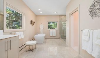 29 Dennell Dr, Lincoln, RI 02865