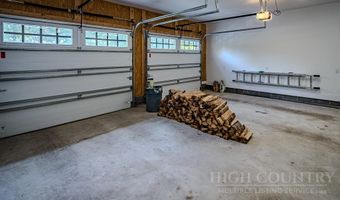 214 Pasture Ln, Banner Elk, NC 28604