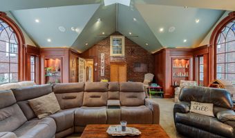 407 N TULPEHOCKEN Rd, Reading, PA 19601