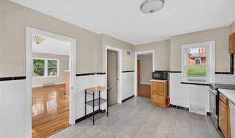 105 N Elm St, Ballwin, MO 63011