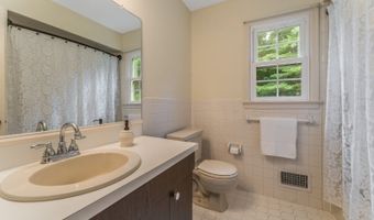114 Manor Way, Alexandria Twp., NJ 08867