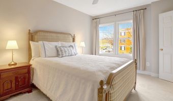 1251 E ABINGDON Dr #1121, Alexandria, VA 22314