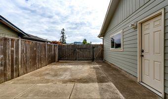 2790 32ND St, Springfield, OR 97477
