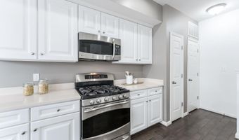42175 CANARY GRASS Sq, Aldie, VA 20105
