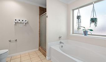 202 Wayne Dr, Aledo, TX 76008