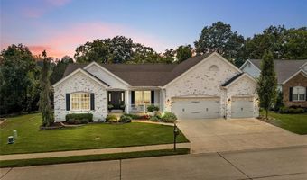 1136 New Ballwin Oaks Dr, Ballwin, MO 63021