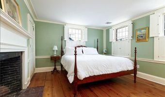 26 Thames St, Newport, RI 02840