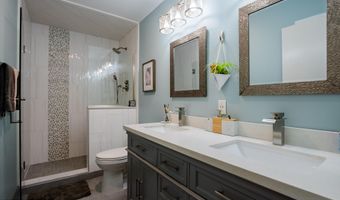 7 Cormorant Dr, Middletown, NJ 07748
