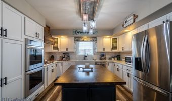 23 Indian Rings Rd, Big Timber, MT 59011