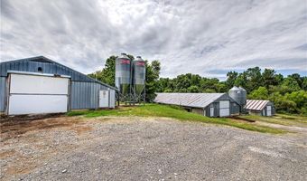 141 Holcomb Spur NW, Adairsville, GA 30103